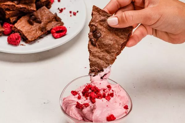 Web_Recipe_Description_Image-Back to School Brownie Thins 19.jpg