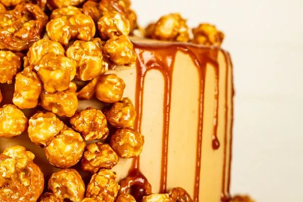 Web_Recipe_Description_Image-Gravity-Defying Popcorn Cake 16.jpg