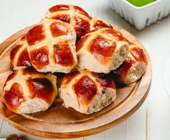 Vegan Hot Cross Buns