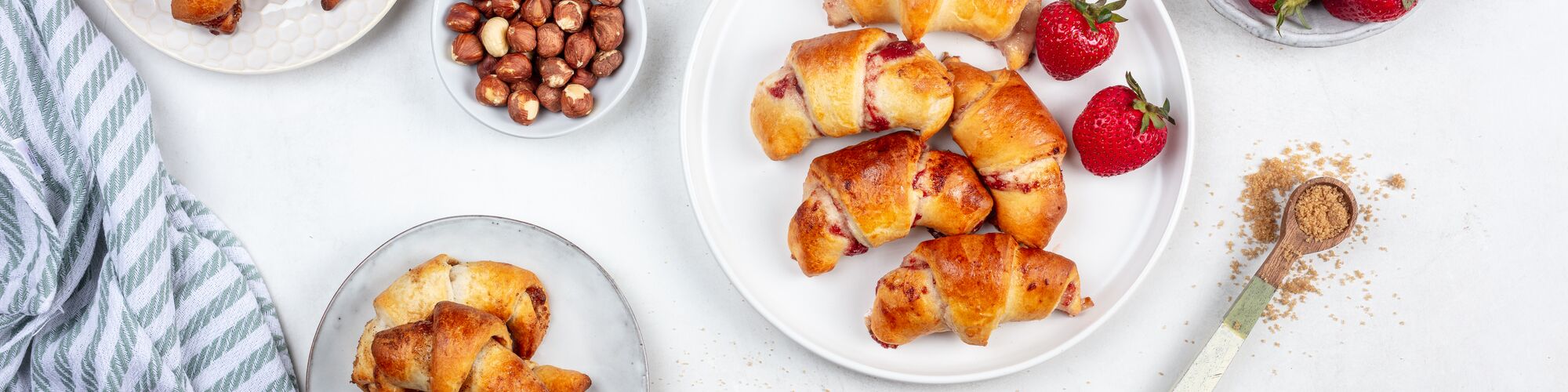 Web_Slider_Image-Organic Crescent Roll 02.jpeg