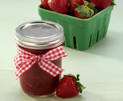 fc_recipe_strawberrybalsamicsauce_460x368 (1).jpg